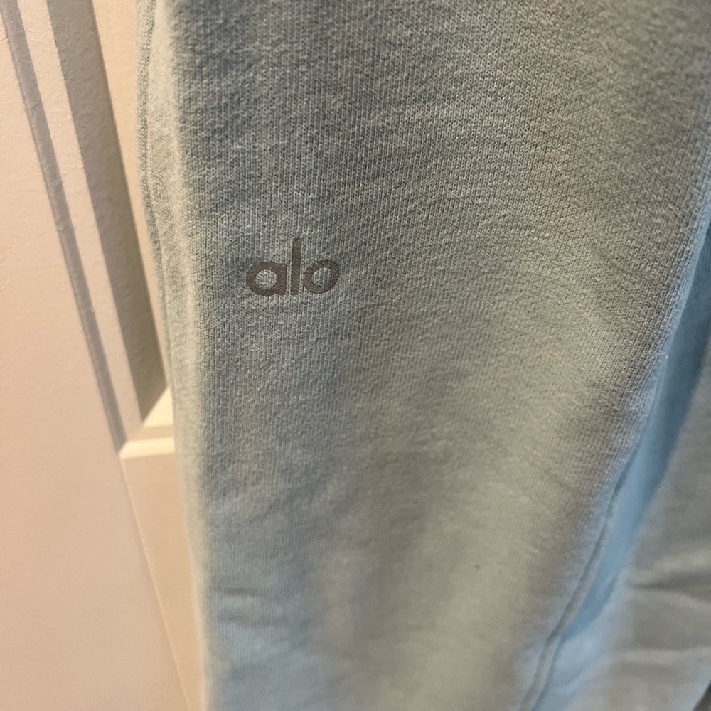 ALO Yoga light Light Blue Bottoms